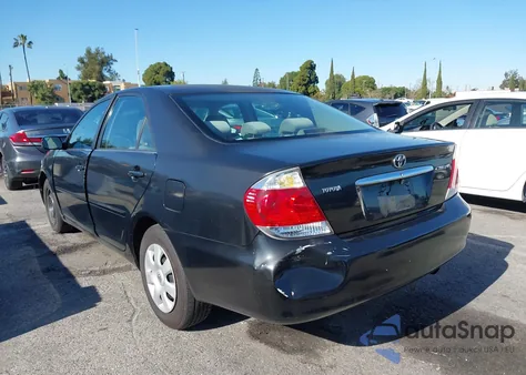 2006 Toyota Camry Le z USA, uszkodzony, nr VIN 4T1BE32KX6U672641